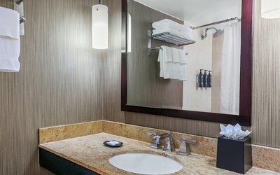 Courtland Grand Hotel, Trademark Collection by Wyndham