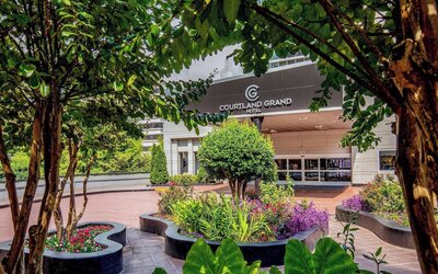 Courtland Grand Hotel, Trademark Collection by Wyndham