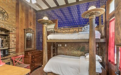 Royal Barracks Guest House