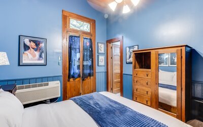 Royal Barracks Guest House