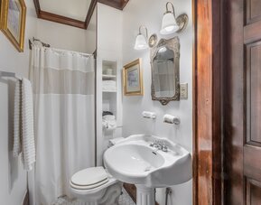 Royal Barracks Guest House