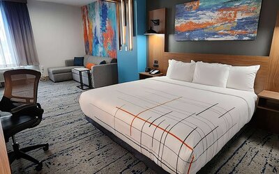 La Quinta Inn & Suites By Wyndham Austin South