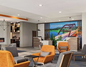 La Quinta Inn & Suites By Wyndham Austin South