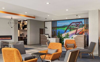 La Quinta Inn & Suites By Wyndham Austin South