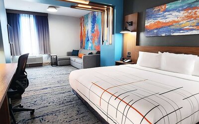 La Quinta Inn & Suites By Wyndham Austin South