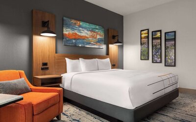 La Quinta Inn & Suites By Wyndham Austin South