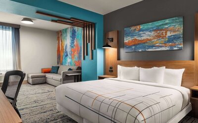 La Quinta Inn & Suites By Wyndham Austin South