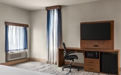 La Quinta Inn & Suites By Wyndham Austin South