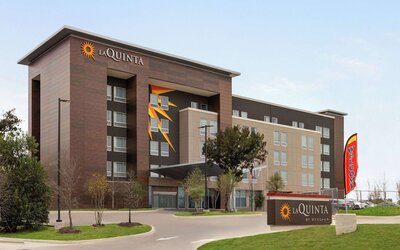 La Quinta Inn & Suites By Wyndham Austin South