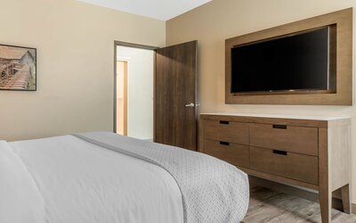 Cambria Hotel Nashville Airport