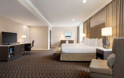 Hilton New Orleans/St. Charles Avenue