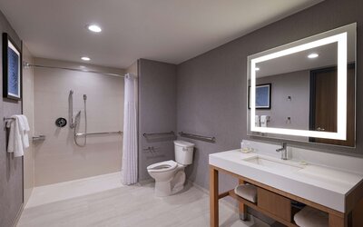 Hyatt Place Austin / Lake Travis / Four Points