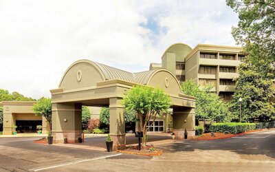 DoubleTree by Hilton Atlanta Windy Hill Ballpark
