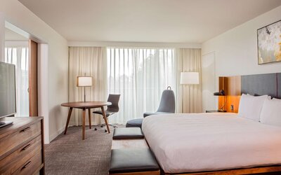 DoubleTree by Hilton Atlanta Windy Hill Ballpark