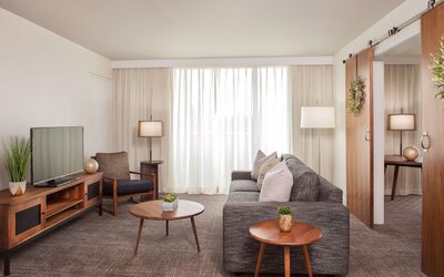 DoubleTree by Hilton Atlanta Windy Hill Ballpark