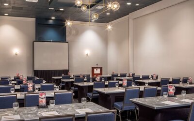 DoubleTree by Hilton Atlanta Windy Hill Ballpark