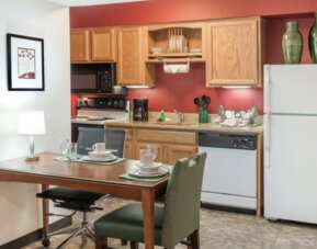 Hawthorn Suites By Wyndham St. Louis Westport Plaza