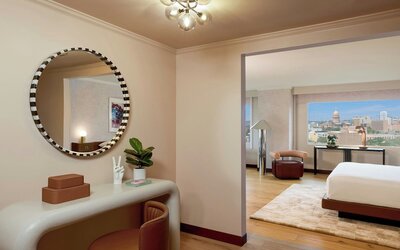 Downright Austin, a Renaissance Hotel