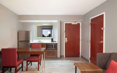 Hampton Inn & Suites Atlanta Airport North I-85
