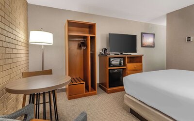 Drury Inn & Suites Atlanta Airport
