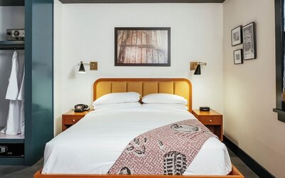 Dew Drop Inn