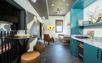 Dew Drop Inn