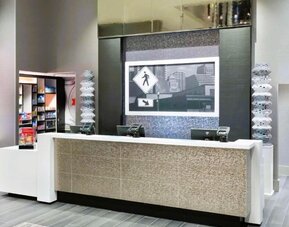 Hampton Inn & Suites Atlanta Buckhead Place
