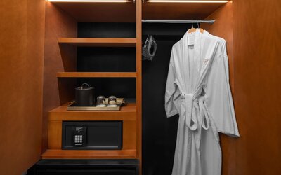 Hotel Fraye Nashville, Curio Collection By Hilton