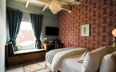 The Frances Modern Inn
