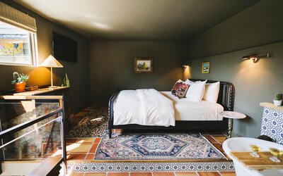 The Frances Modern Inn