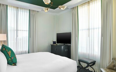 Le Pavillon, New Orleans, a Tribute Portfolio Hotel by Marriott