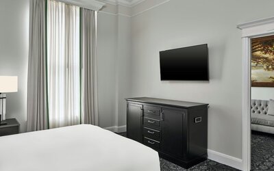 Le Pavillon, New Orleans, a Tribute Portfolio Hotel by Marriott