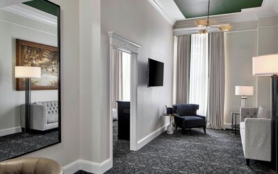 Le Pavillon, New Orleans, a Tribute Portfolio Hotel by Marriott