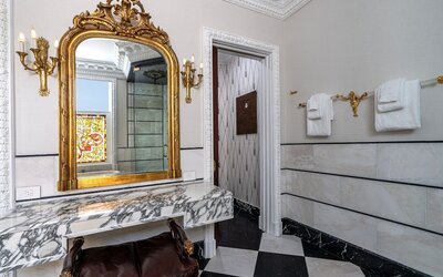 Le Pavillon, New Orleans, a Tribute Portfolio Hotel by Marriott