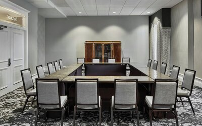 Le Pavillon, New Orleans, a Tribute Portfolio Hotel by Marriott