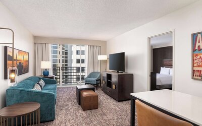 DoubleTree Suites by Hilton Austin Downtown Capitol