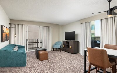DoubleTree Suites by Hilton Austin Downtown Capitol