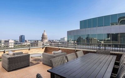 DoubleTree Suites by Hilton Austin Downtown Capitol