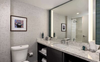 DoubleTree Suites by Hilton Austin Downtown Capitol