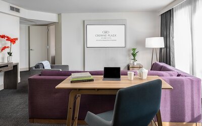 Crowne Plaza Atlanta Perimeter at Ravinia by IHG