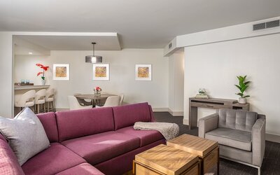 Crowne Plaza Atlanta Perimeter at Ravinia by IHG