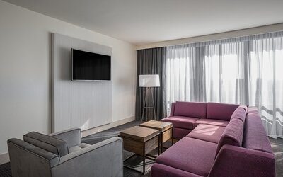 Crowne Plaza Atlanta Perimeter at Ravinia by IHG