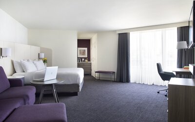 Crowne Plaza Atlanta Perimeter at Ravinia by IHG