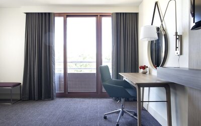 Crowne Plaza Atlanta Perimeter at Ravinia by IHG
