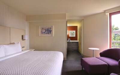 Crowne Plaza Atlanta Perimeter at Ravinia by IHG