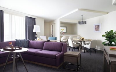 Crowne Plaza Atlanta Perimeter at Ravinia by IHG