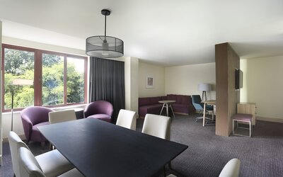 Crowne Plaza Atlanta Perimeter at Ravinia by IHG