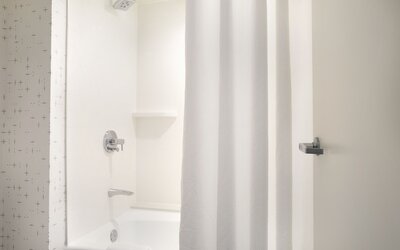 Crowne Plaza Atlanta Perimeter at Ravinia by IHG