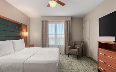Homewood Suites by Hilton TechRidge Parmer @ I-35