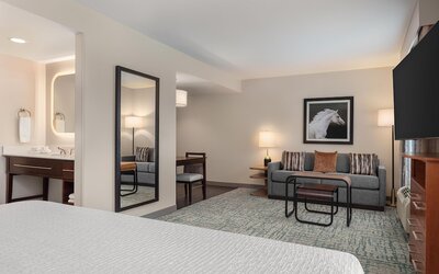Homewood Suites by Hilton TechRidge Parmer @ I-35